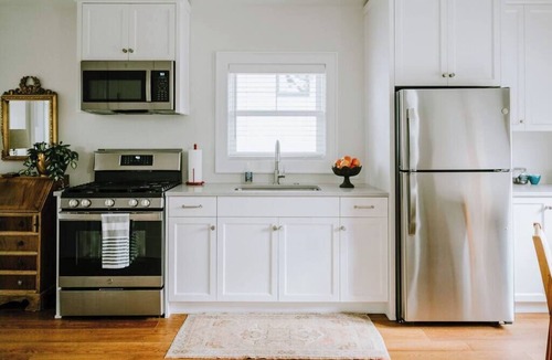 Allandale House | *Boutique Woodview Walk Up Apartment*
