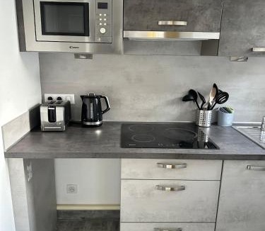 Chateau-Arnoux-Saint-Auban Apartment | BOUTON D'OR Studio Terrasse Grand Lit Coin Repas