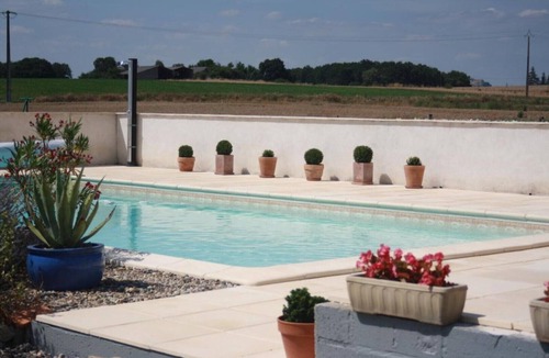 Savignac-sur-Leyze Apartment | Bouye Gite Accommodation