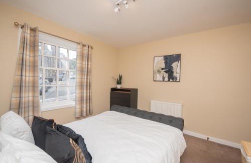 Dalavich Apartment | Bow Apartment