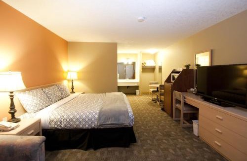 Cochrane Hotel | Bow River Inn