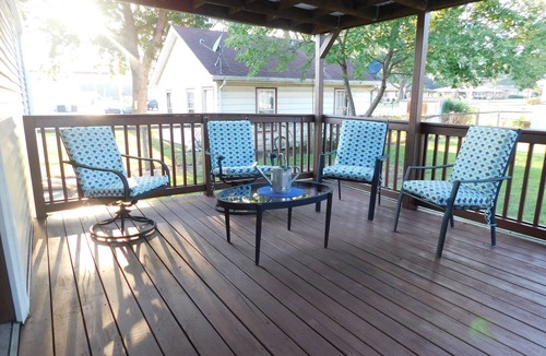 East Peoria House | Bow Wow Meow! Fenced Yard-5 min to Downtown Peoria