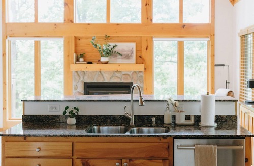 Shell Knob House | Bower Lodge: Table Rock Lake Views & Fire Place