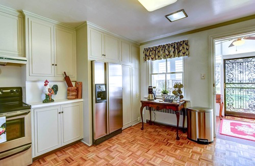 Oakland House | Bowling Green House w/Shared Pool!