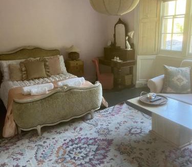 East Horrington Bed & Breakfast | Bowlish House