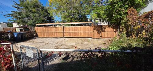 East Kildonan Apartment | Bowman house perfect for you stay 4 Bedrooms