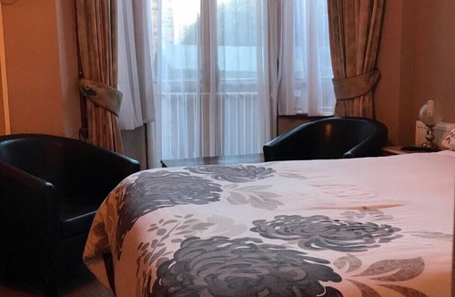 Hoole House | Bowman Lodge