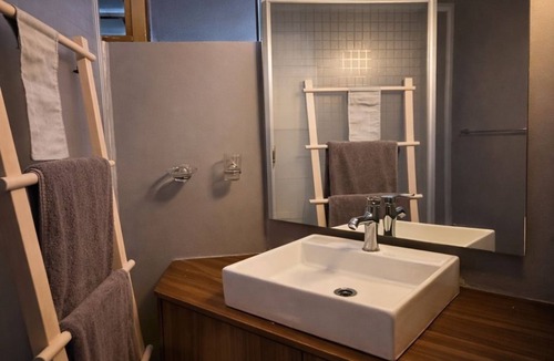 Zapopan Apartment | BOWRA SUITE AZARA, CONSULATE AREA