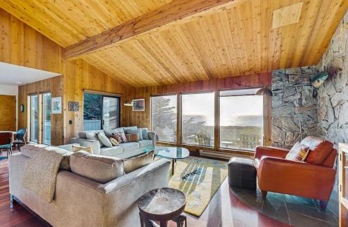 Sea Ranch House | Bowsprit Retreat