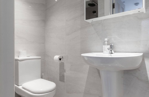 Bryanston and Dorset Square Apartment | Box Budget twin Studio Baker St Central London G8