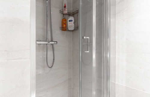 Bryanston and Dorset Square Apartment | Box Budget twin Studio Baker St Central London G8