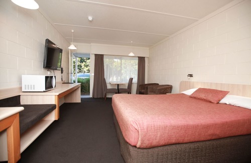 Burwood Hotel | Box Hill Motel