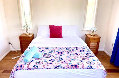 Hamilton East House | Boxed Bliss on Fox