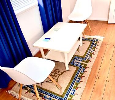 Hamilton East House | Boxed Bliss on Fox