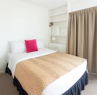 Hamilton East House | Boxed Bliss on Fox