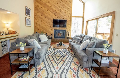 Harbor Springs Ski Chalet | Boyne Highlands Haus