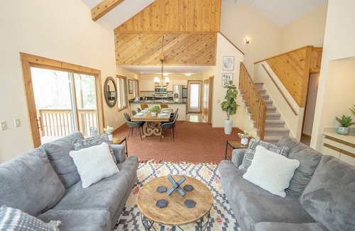 Harbor Springs Ski Chalet | Boyne Highlands Haus