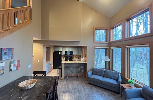 Boyne Falls House | Boyne Summer HQ - Golf, Lakes & Sports Access
