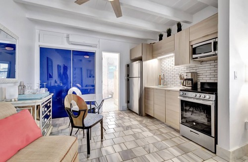 Ocean Ridge Apartment | Boynton Beach, Sea view beach studio 9 w large pool