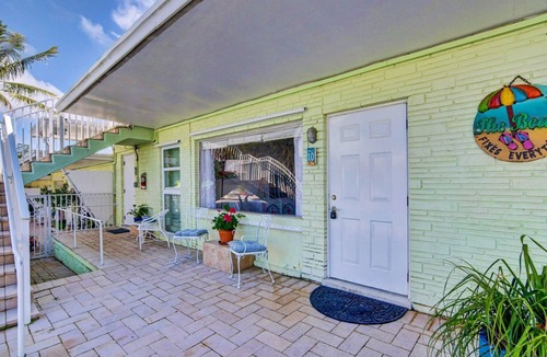 Ocean Ridge Apartment | Boynton Beach, Sea view beach studio 9 w large pool