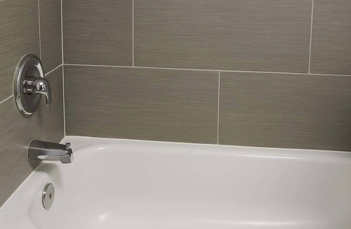 Boystown Apartment | Boystown Chic 2BR Escape