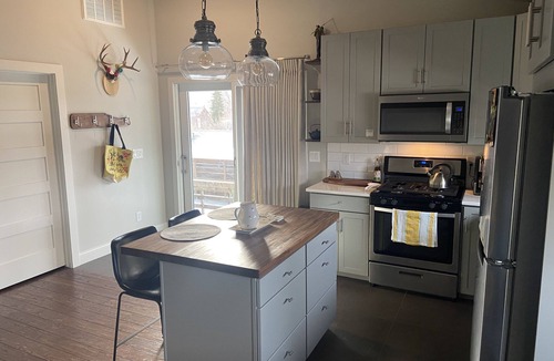 Bozeman House | Bozeman Beehive