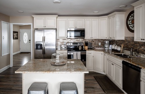 Four Corners House | Bozeman Serenity: Spacious Duplex Retreat