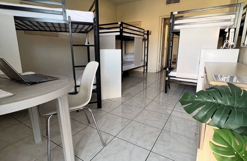 Hallandale Beach Hostel | Bposhtels Hollywood Florida - Hostel