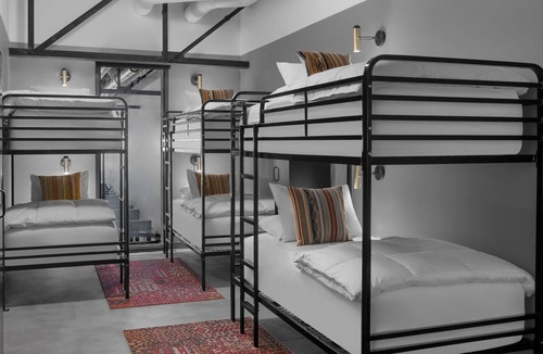 People's Freeway Hotel | Bposhtels SLC