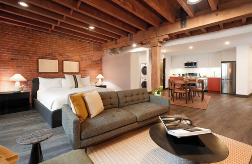 Old Montreal Hotel | Brésoles Hotel