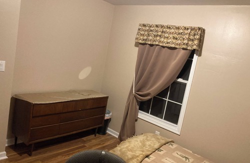 Marydel House | BR keyed different locks rent separate or together. Kitchen, lr, laundry shared