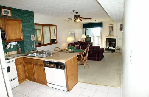 Davis Condo | BR248-Recent Updates! A/C! Outdoor Pool