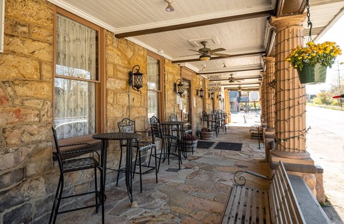 Chalk Hill Hotel | Braddock | Historic Victorian Inn Room
