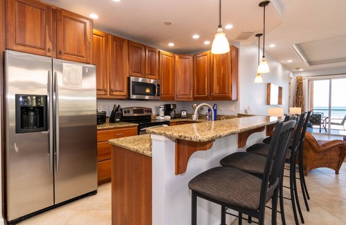 Bradenton Beach Condo | Bradenton Beach Club unit D | 3/2 Beach Front Condo