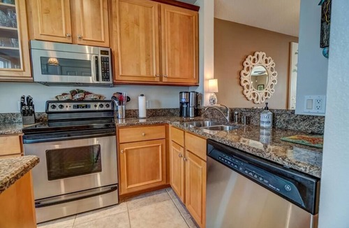 Bradenton Beach House | Bradenton Beachfront Getaway ~ Heated Pool~ HotTub