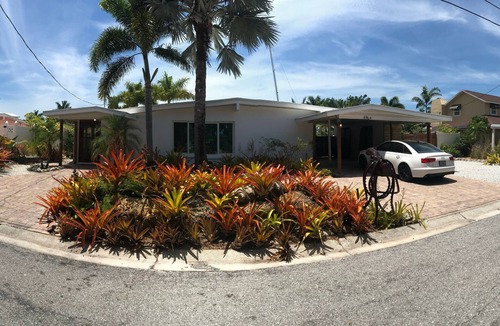 Bayshore Gardens House | Bradenton Pool Home on the Water