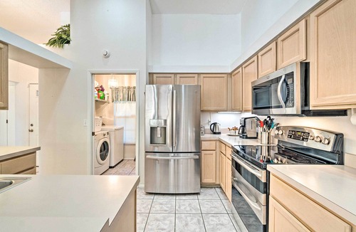 South Bradenton House | Bradenton Retreat w/Backyard Oasis: Near Beach!