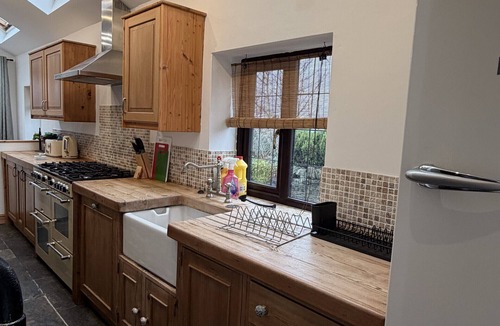 Ogden House | Bradshaw Cosy 2BR Retreat - Free Parking!