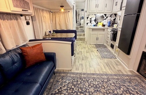 Springtown House | Bradshaw Sunset Retreat