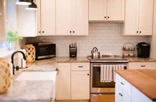 Lower East Side House | Brady St - Secret Garden - Fire Pit - Chic Victorian - Family Friendly