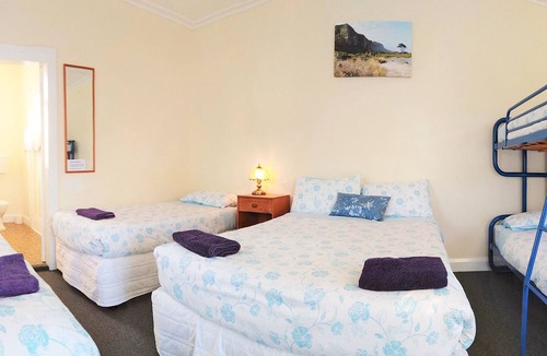 Whanganui Hostel | Braemar House B&B and YHA Hostel