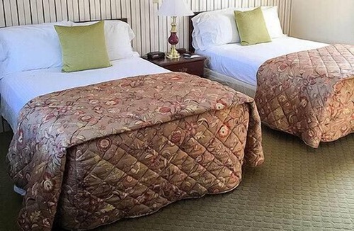 Woodstock Hotel | Braeside Lodging