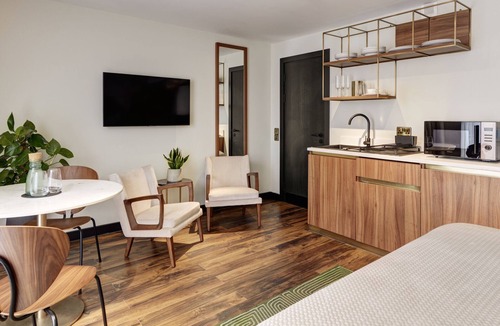 London Borough of Bromley Hotel | Brama