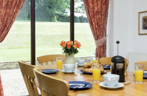 Shoscombe House | Bramble Cottage