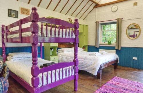 Woodfalls House | Bramble Cottage