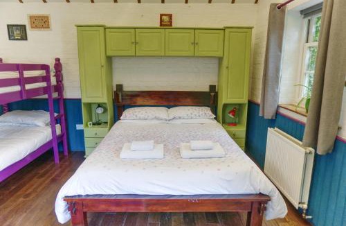 Woodfalls House | Bramble Cottage