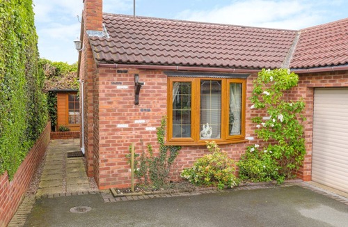 Swadlincote Cottage | Bramble Grange