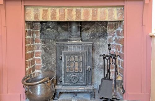 Westbourne House | Brambletye Cottage - Westbourne