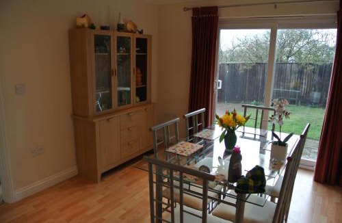 Lake House | Bramley Cottage