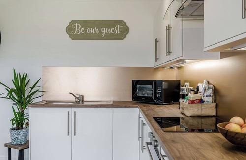 Kington Cottage | Bramley Lodge - UK38384